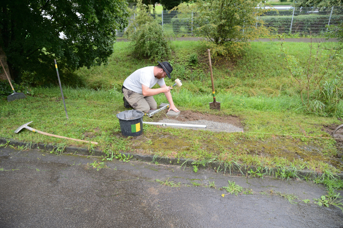 Aufstellen der Hochbeete