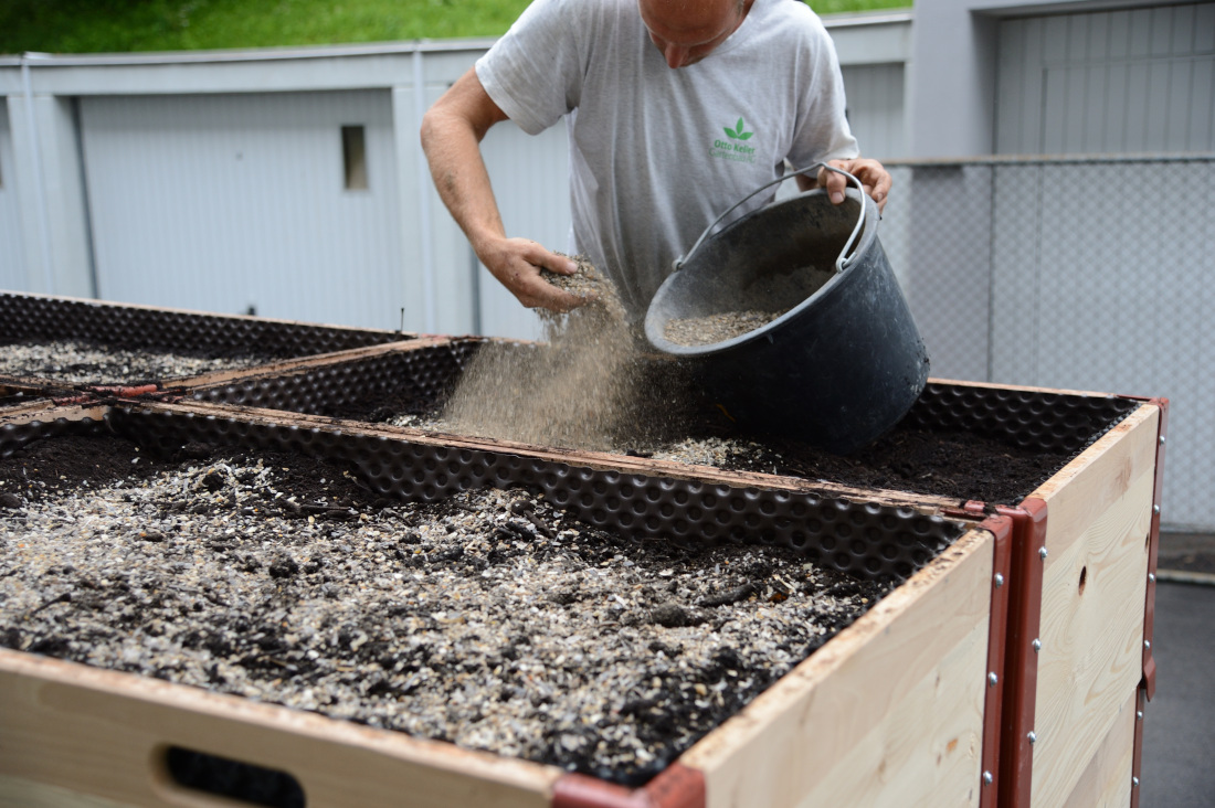 Aufstellen der Hochbeete